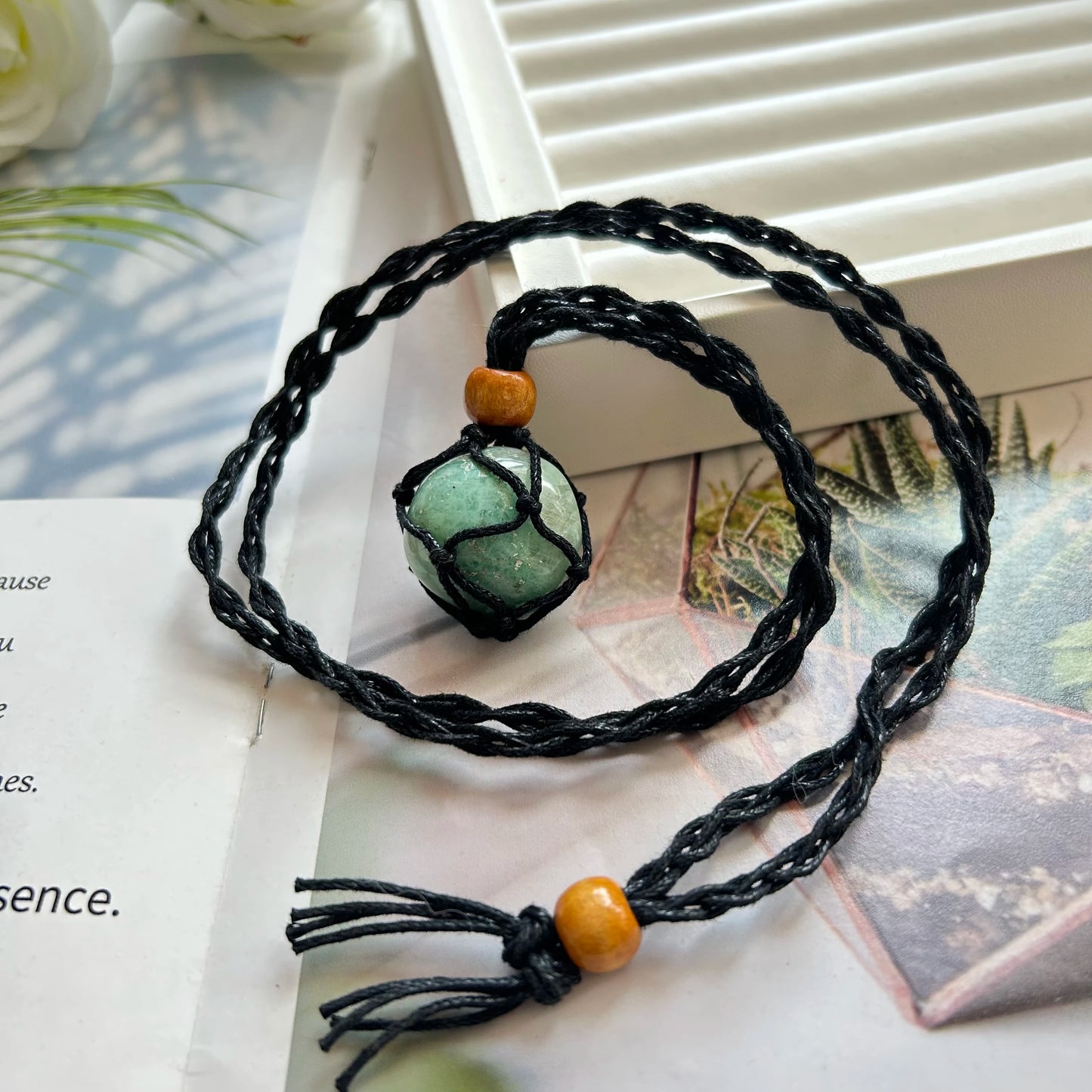 Crystal Tumbled Rough Stone Pendant Necklace Hand Net Woven Adjustable Necklace Gemstone Irregular Chakra Gemstones Necklace