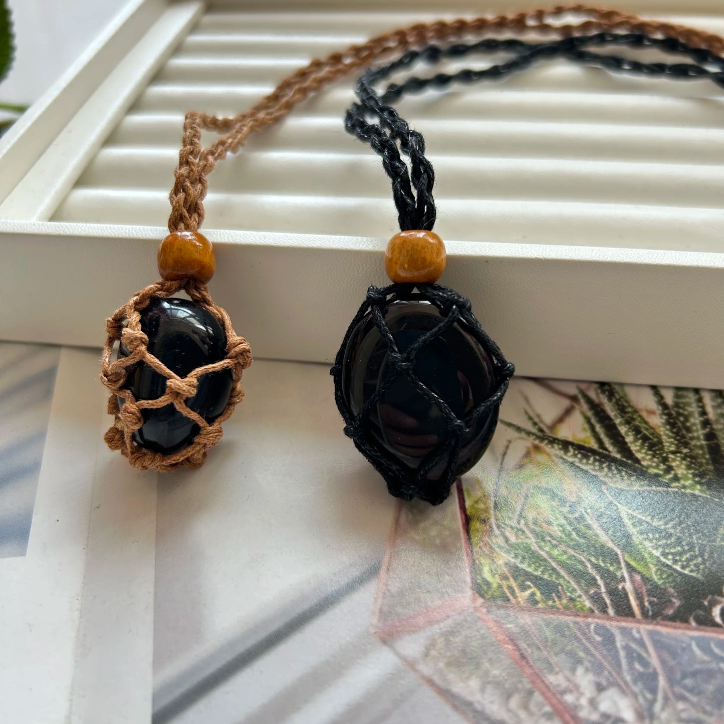 Crystal Tumbled Rough Stone Pendant Necklace Hand Net Woven Adjustable Necklace Gemstone Irregular Chakra Gemstones Necklace