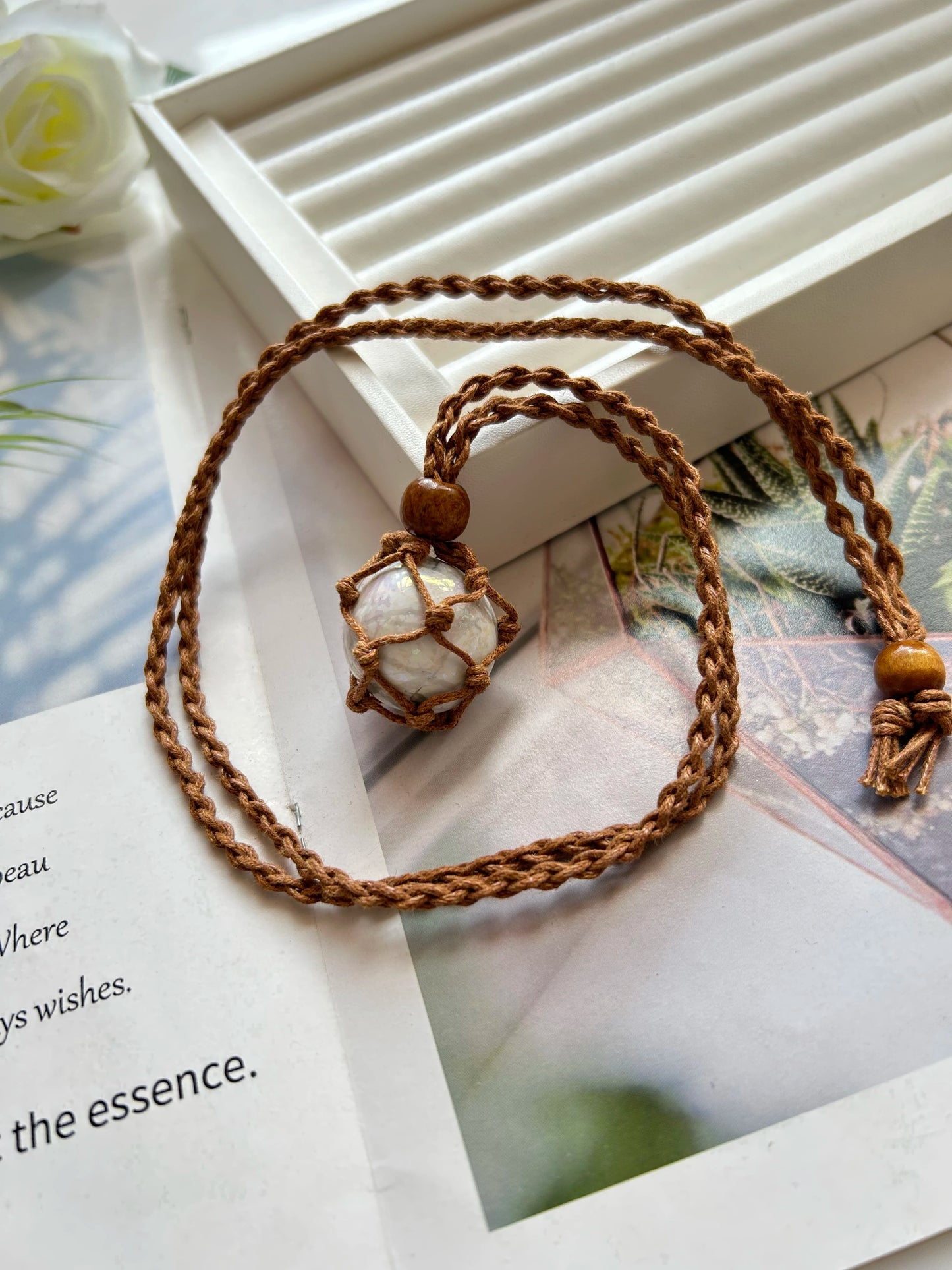 Crystal Tumbled Rough Stone Pendant Necklace Hand Net Woven Adjustable Necklace Gemstone Irregular Chakra Gemstones Necklace