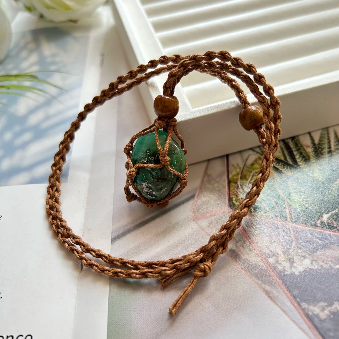 Crystal Tumbled Rough Stone Pendant Necklace Hand Net Woven Adjustable Necklace Gemstone Irregular Chakra Gemstones Necklace