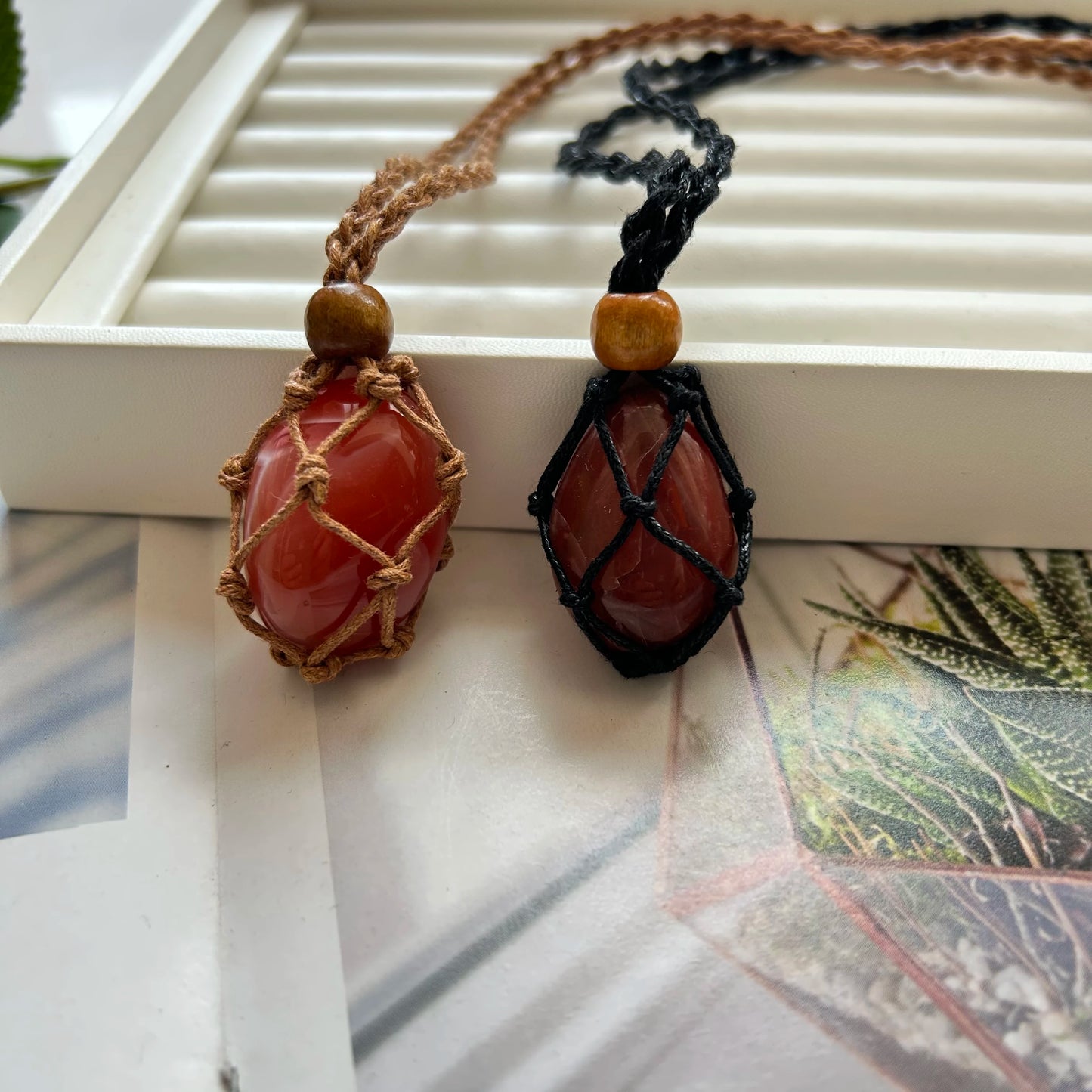 Crystal Tumbled Rough Stone Pendant Necklace Hand Net Woven Adjustable Necklace Gemstone Irregular Chakra Gemstones Necklace