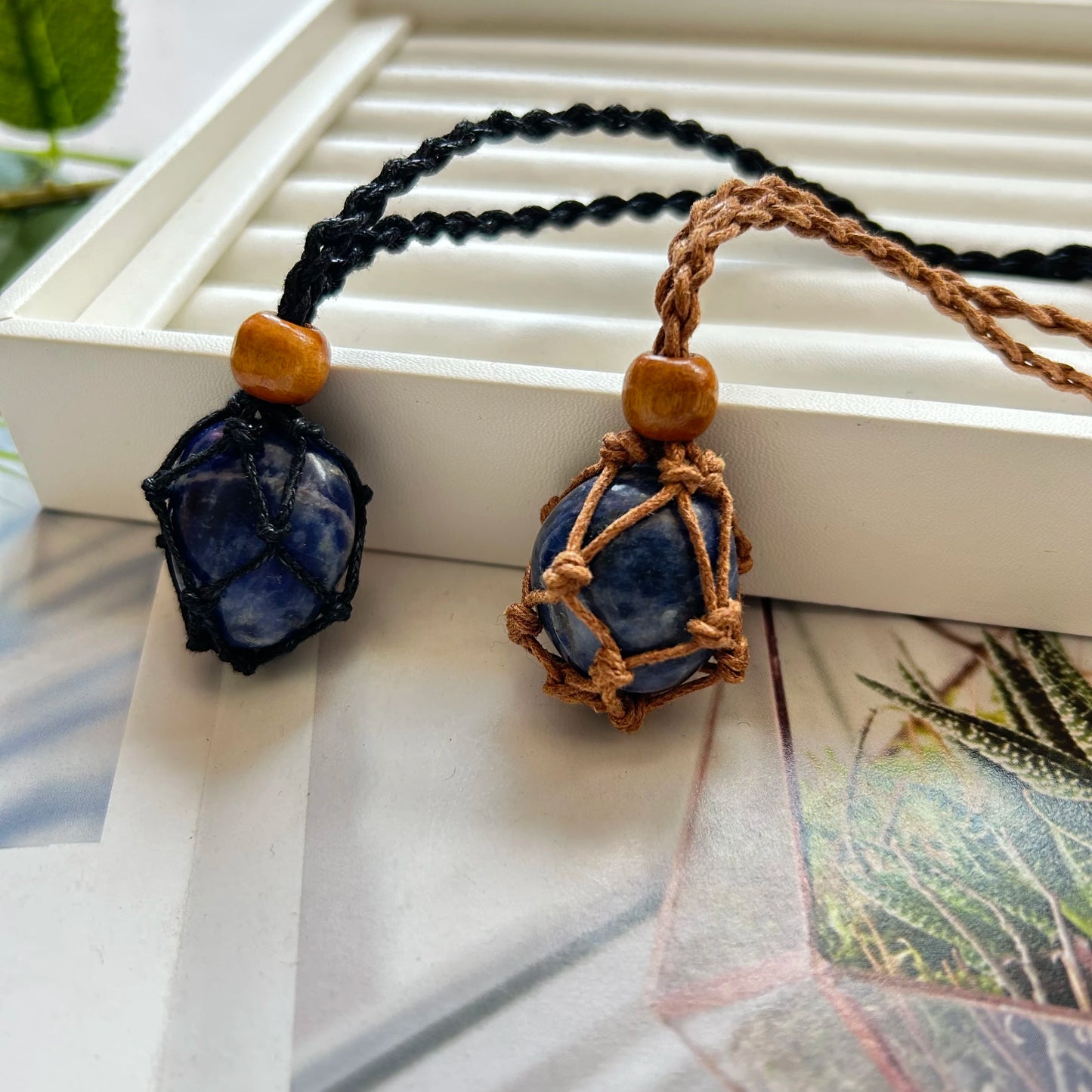 Crystal Tumbled Rough Stone Pendant Necklace Hand Net Woven Adjustable Necklace Gemstone Irregular Chakra Gemstones Necklace