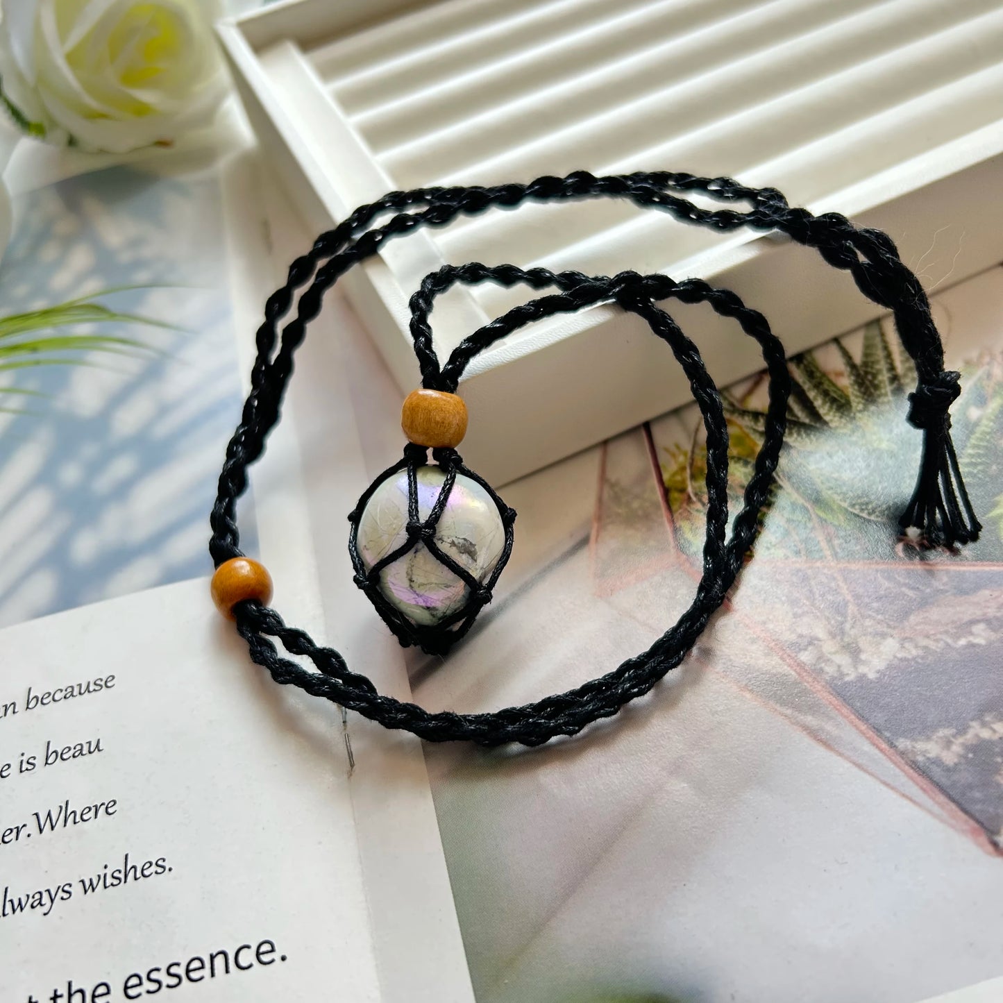 Crystal Tumbled Rough Stone Pendant Necklace Hand Net Woven Adjustable Necklace Gemstone Irregular Chakra Gemstones Necklace