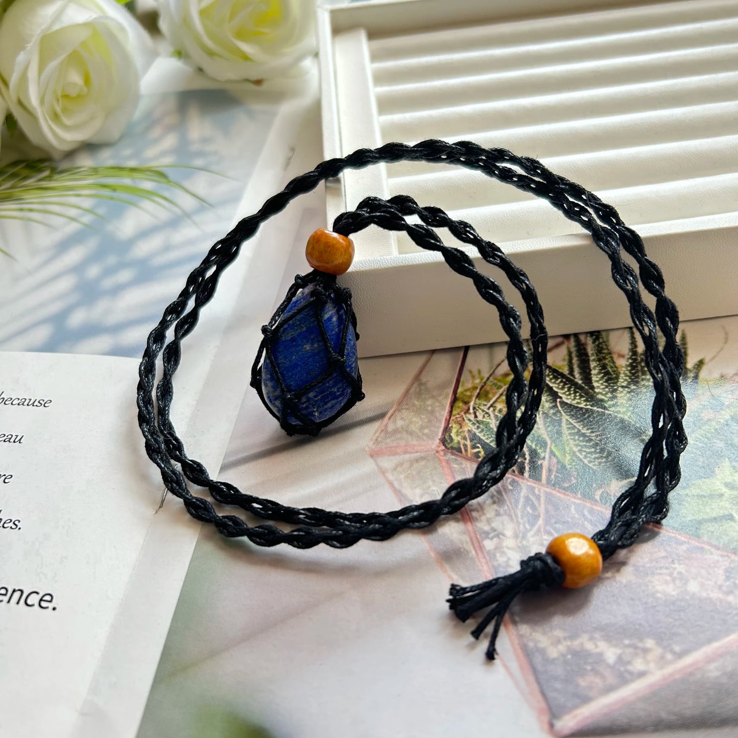 Crystal Tumbled Rough Stone Pendant Necklace Hand Net Woven Adjustable Necklace Gemstone Irregular Chakra Gemstones Necklace