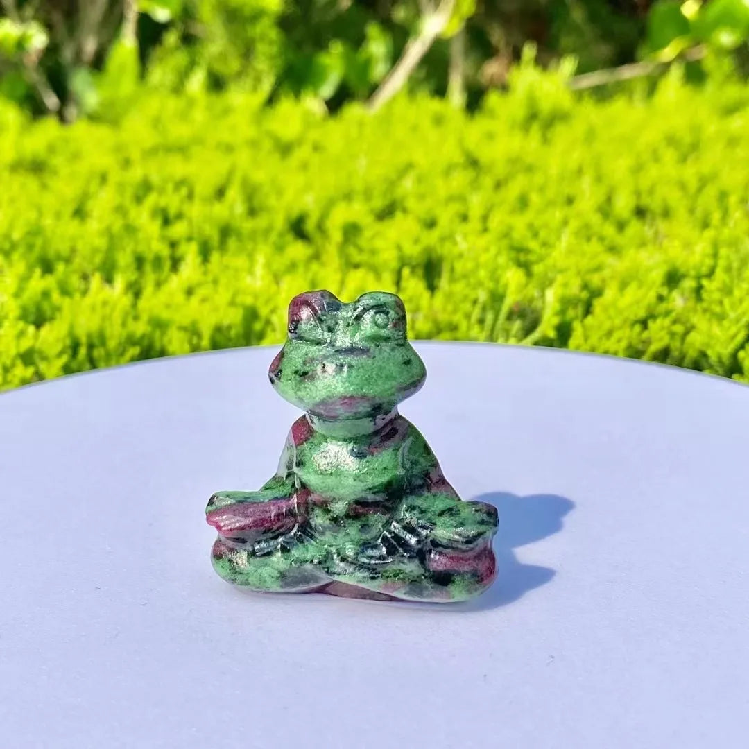Wholesale natural crystals and stones carvings crafts Yoga Frog carvings Frog for home decoration