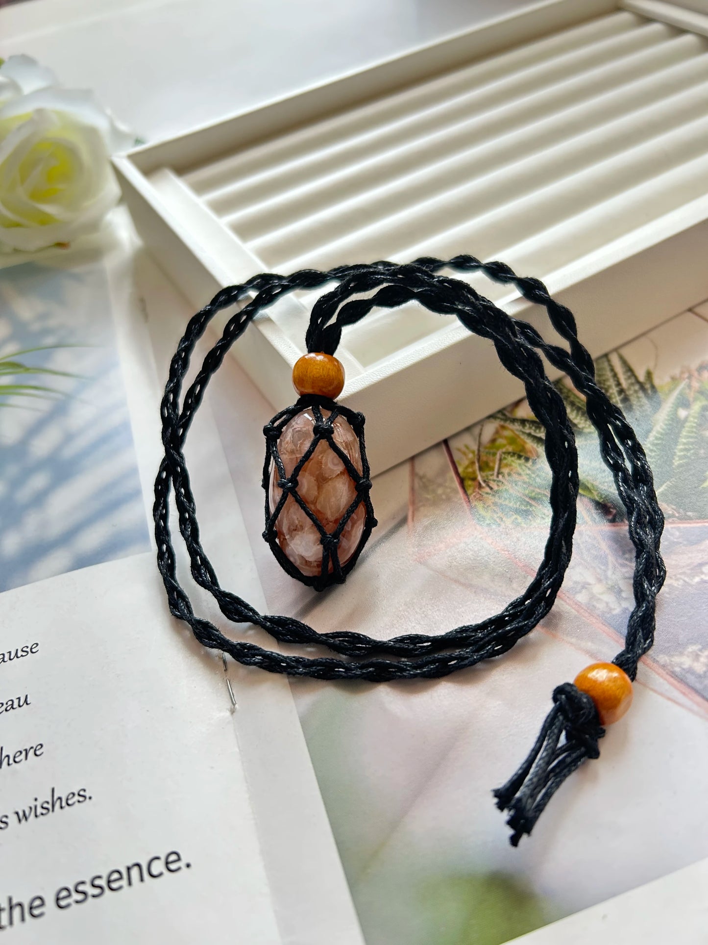 Crystal Tumbled Rough Stone Pendant Necklace Hand Net Woven Adjustable Necklace Gemstone Irregular Chakra Gemstones Necklace