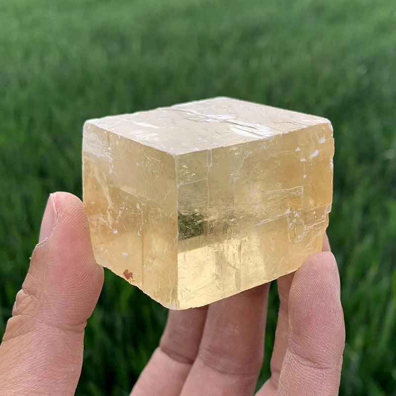 Wholesale Natural Yellow Calcite Cuboid Iceland Spar Cube Optical Calcite For Decoration