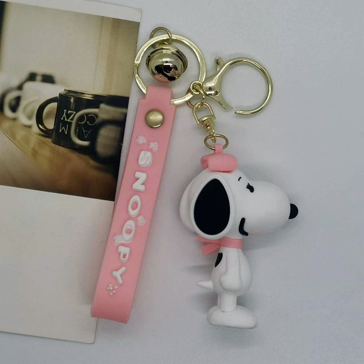 Creative cartoon Charlie Snoopy keychain pendant couple bag car keychain accessories gift